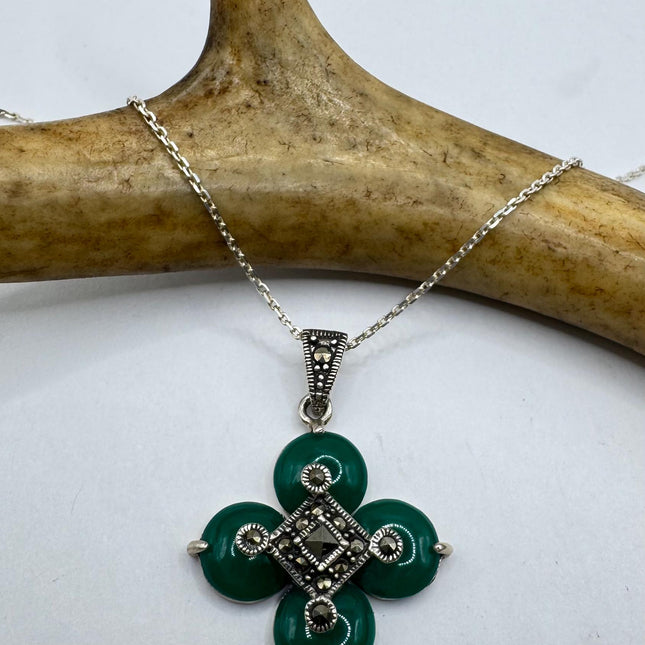 Vintage Green Onyx flower Pendant Necklace