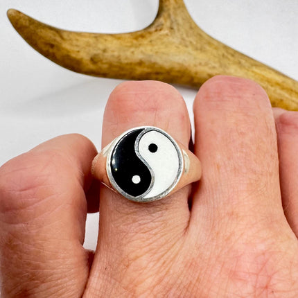 Vintage Black White Enamel Yin Yang Mens Ring 925 Sterling Silver Band Deco Antique Cocktail Statement ring