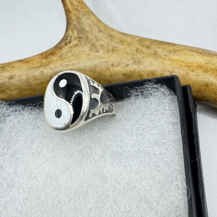 Vintage Black White Enamel Yin Yang Mens Ring 925 Sterling Silver Band Deco Antique Cocktail Statement ring