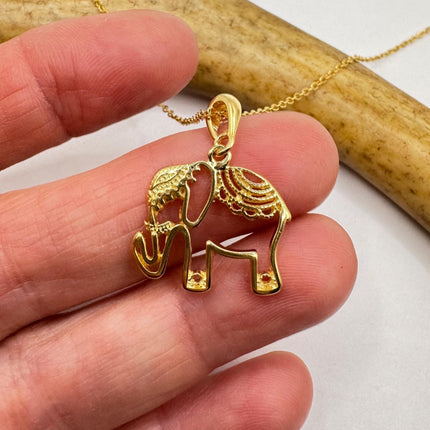 Vintage Gold Pendant Necklace