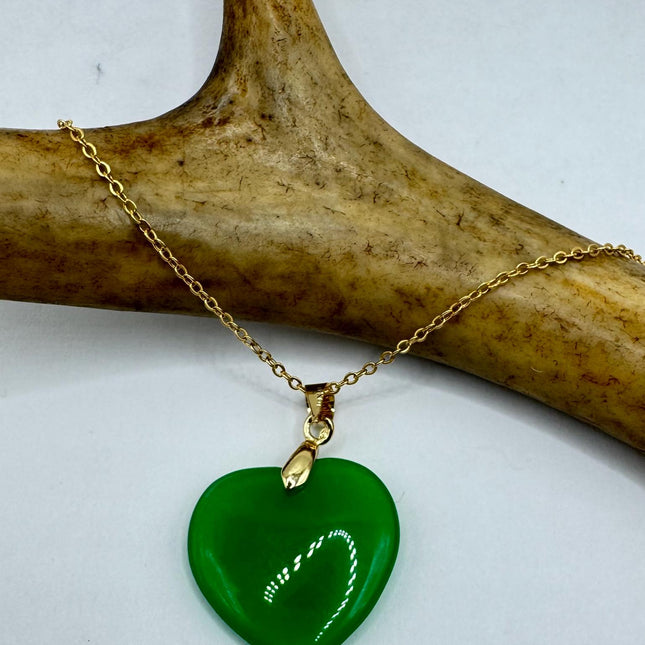Vintage Green Jade Tiny Heart Shaped Pendant Necklace Minimal simple every day layering Golden 925 Sterling Silver Chain
