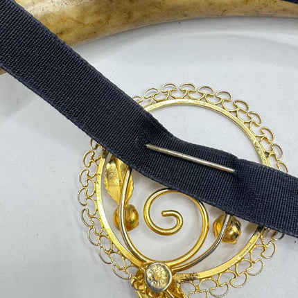 Vintage Green Jade and pearl Brooch Pin - Gold Filled with Velvet Choker - Small Lucky Jade Design