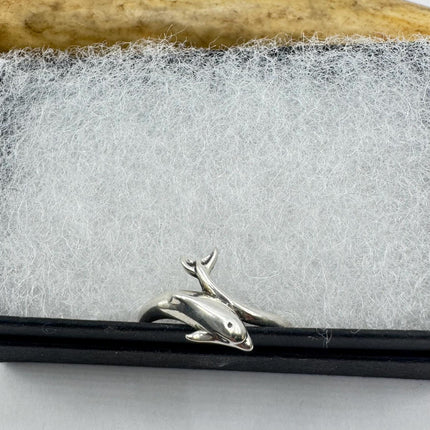 Vintage Silver dolphin Ring