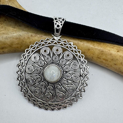 Vintage White Bronze Rainbow Moonstone Black Velvet Choker Pendant Necklace