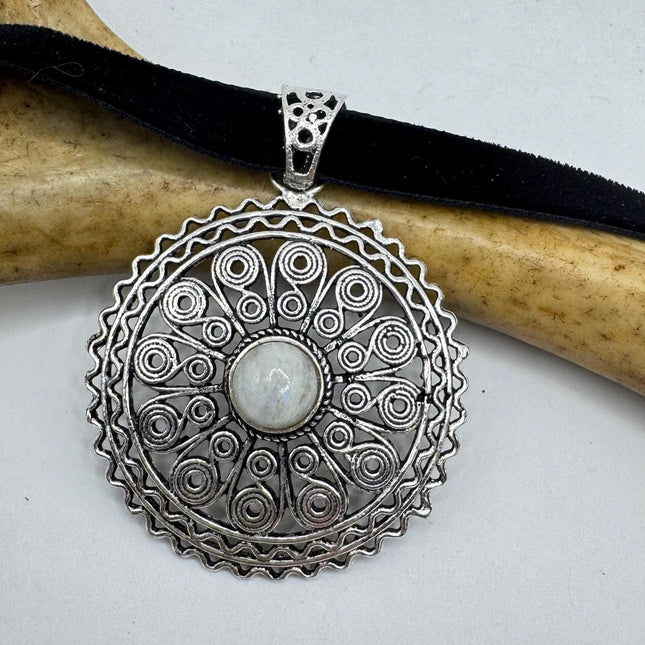 Vintage White Bronze Rainbow Moonstone Black Velvet Choker Pendant Necklace