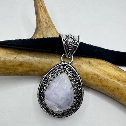 Vintage Silver Bronze Rainbow Moonstone Black Velvet Choker Pendant Necklace