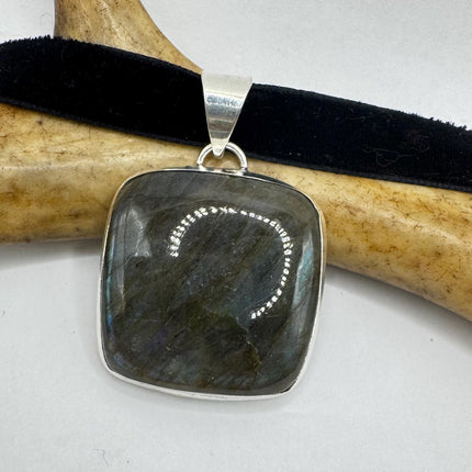 Vintage Silver Bronze Rainbow Labradorite Black Velvet Choker Pendant Necklace
