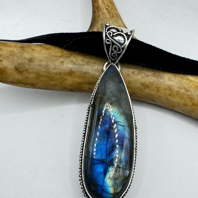 Vintage Silver Bronze Rainbow Labradorite Black Velvet Choker Pendant Necklace