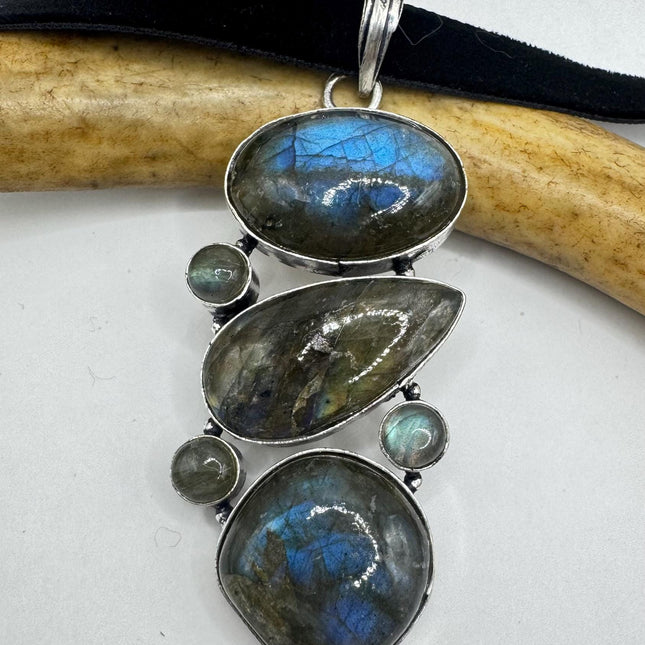 Vintage Silver Bronze Rainbow Labradorite Black Velvet Choker Pendant Necklace