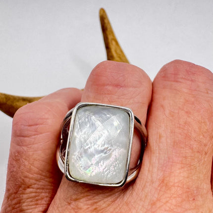 Vintage White Mother of Pearl Chunky Ring - 925 Sterling Silver - Engagement Wedding Band