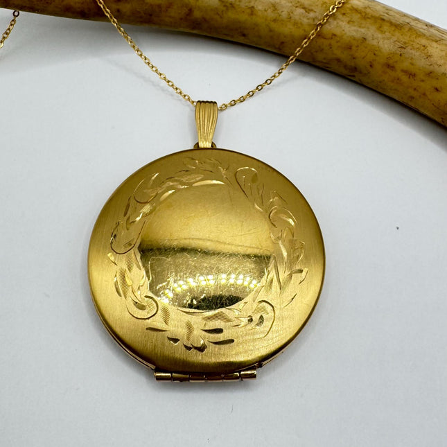 Vintage 9k gold filled photo Locket Necklace