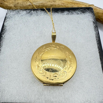 Vintage 9k gold filled photo Locket Necklace
