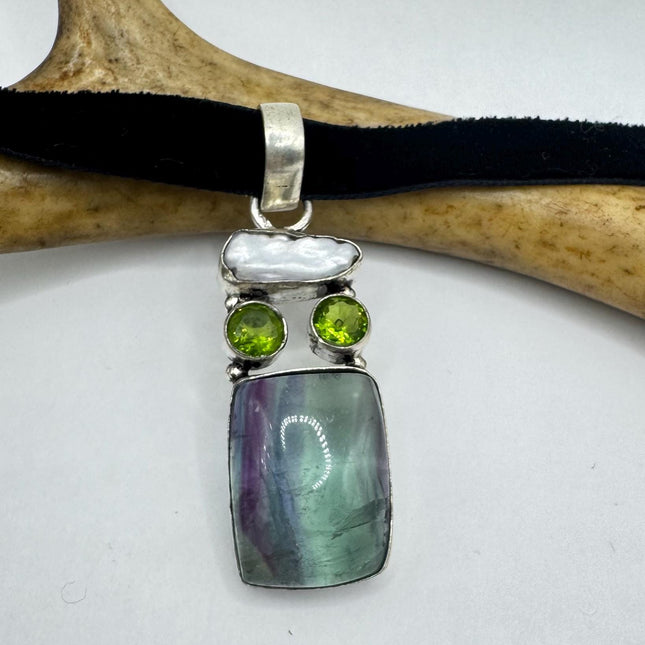 Vintage Silver Bronze Purple Green Fluorite Black Velvet Choker Pendant Necklace