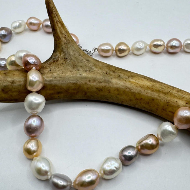Vintage Tri color Pearl Necklace