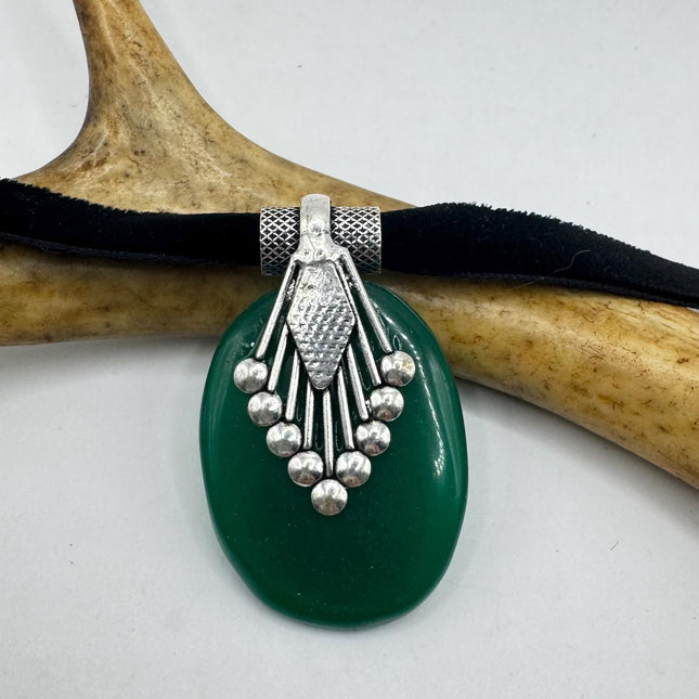 Vintage Green onyx Choker Necklace - Bronze and Silver Finish - Unique Velvet Ribbon Design