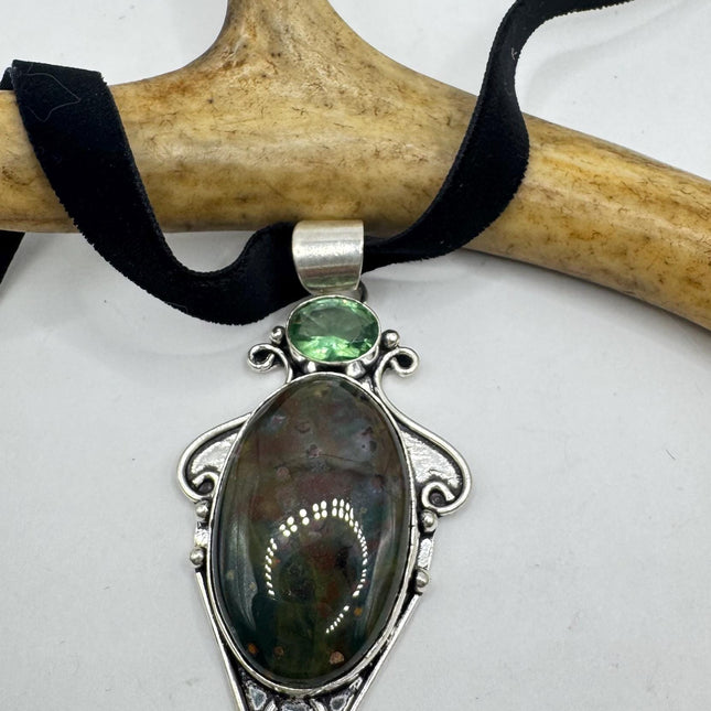 Vintage Green Jasper Choker Necklace - Bronze and Silver Finish - Unique Velvet Ribbon Design