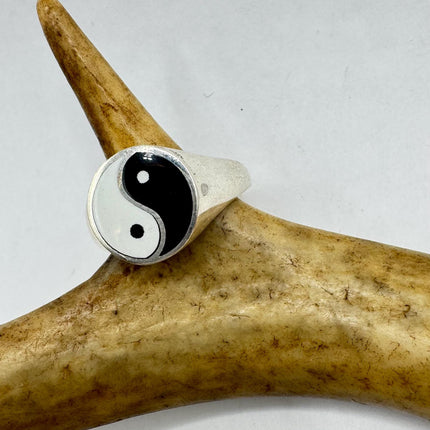 Vintage Black White Enamel Yin Yang Mens Ring 925 Sterling Silver Band Deco Antique Cocktail Statement ring