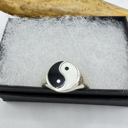 Vintage Black White Enamel Yin Yang Mens Ring 925 Sterling Silver Band Deco Antique Cocktail Statement ring