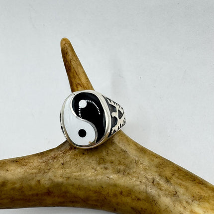 Vintage Black White Enamel Yin Yang Mens Ring 925 Sterling Silver Band Deco Antique Cocktail Statement ring