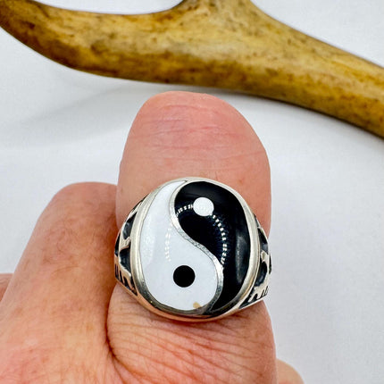 Vintage Black White Enamel Yin Yang Mens Ring 925 Sterling Silver Band Deco Antique Cocktail Statement ring