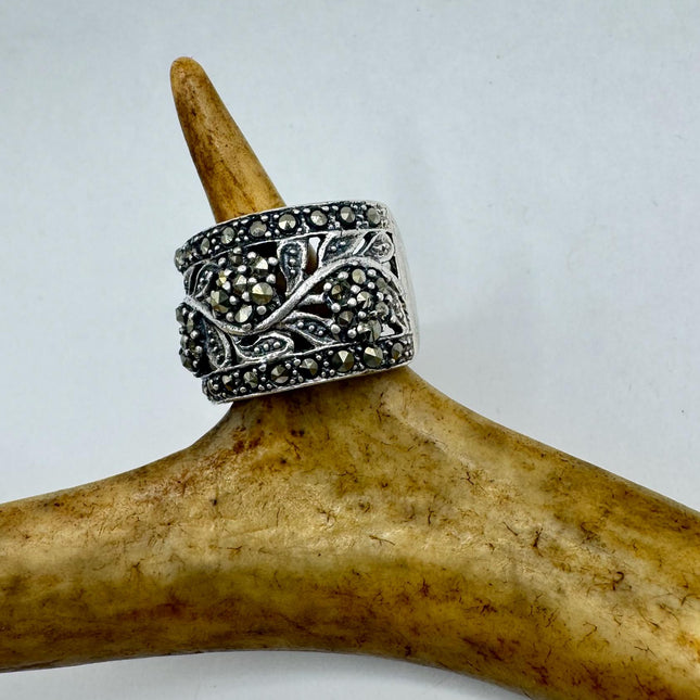 Vintage Marcasite Flower Ring - 925 Sterling Silver Cocktail Ring - Minimalist Everyday Jewelry