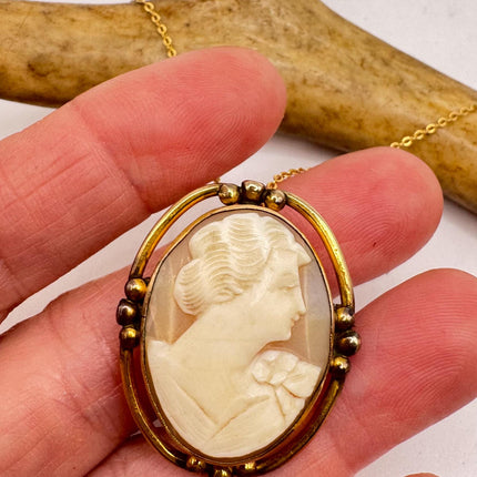 Vintage Cameo Gold Pendant Necklace