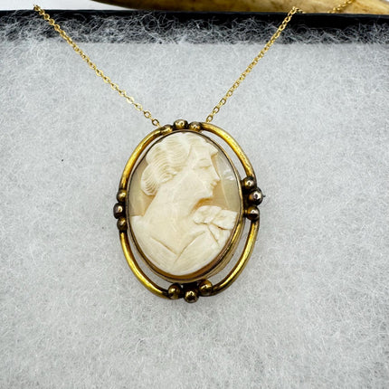Vintage Cameo Gold Pendant Necklace