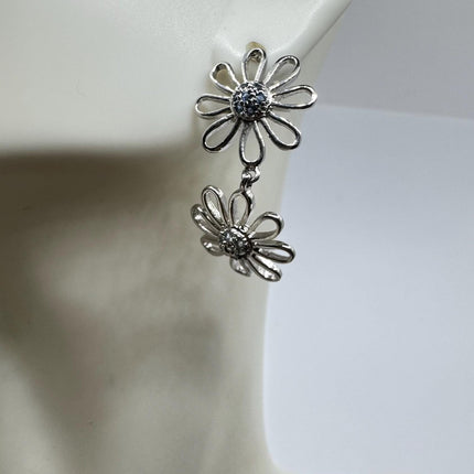 Vintage Daisy Flower Earrings