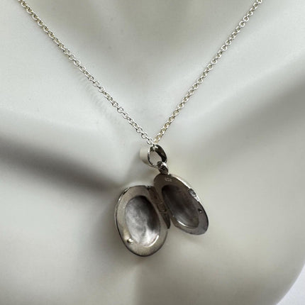 Vintage Silver Photo Locket Necklace