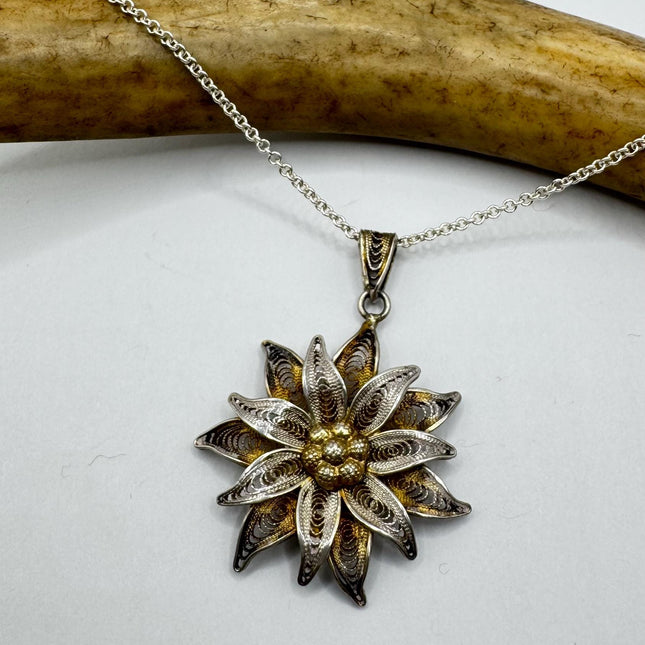 Vintage Filigree flower Pendant Necklace