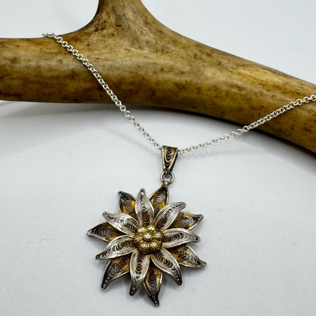 Vintage Filigree flower Pendant Necklace