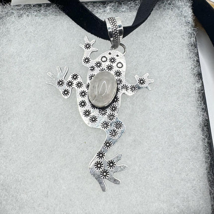 Vintage Frog Gemstone Pendant Necklace