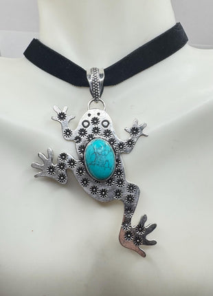 Vintage Frog Gemstone Pendant Necklace