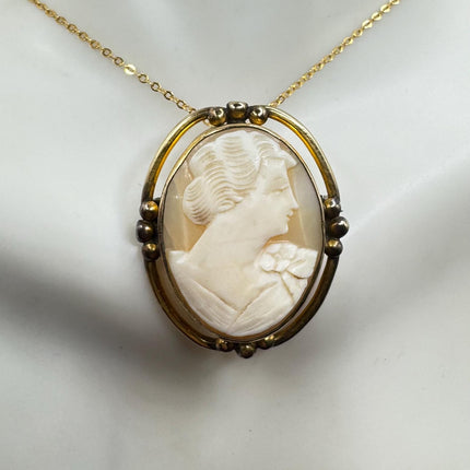 Vintage Cameo Gold Pendant Necklace