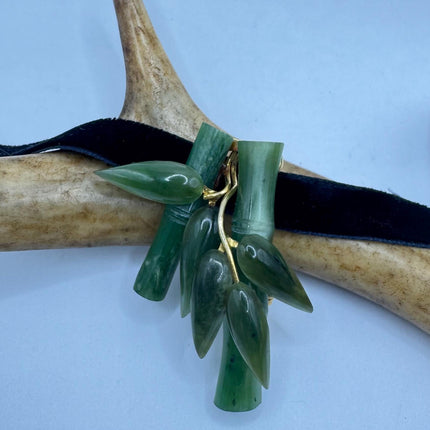 Vintage Green Jade Brooch Pin - Gold Filled with Velvet Choker - Small Lucky Jade Design