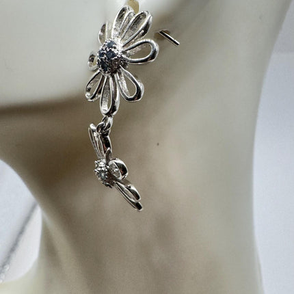 Vintage Daisy Flower Earrings