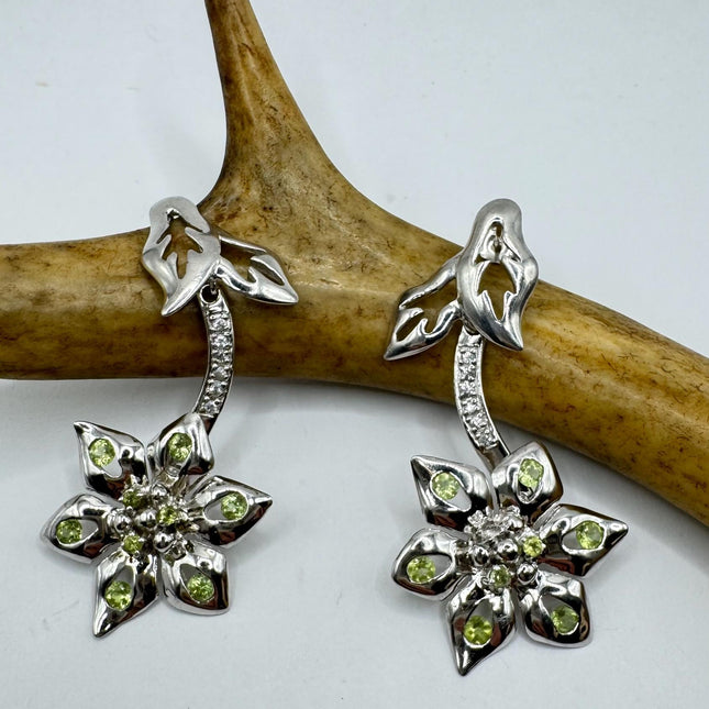 Vintage Daisy Flower Earrings
