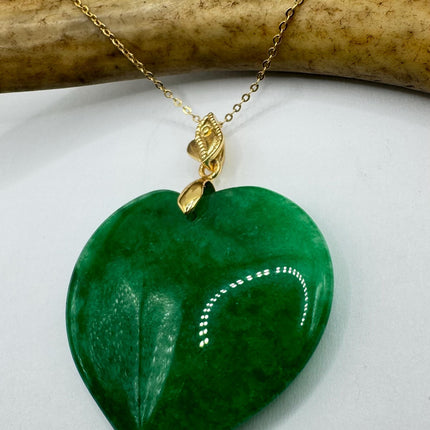 Vintage Large Green Jade Heart Shaped Pendant Necklace Golden 925 Sterling Silver Chain