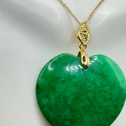 Vintage Large Green Jade Heart Shaped Pendant Necklace Golden 925 Sterling Silver Chain