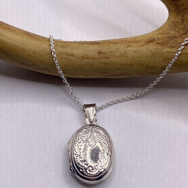 Vintage Silver Locket | Tiny Oval Photo Memory Charm Pendant | 925 Sterling Silver Delicate Chain | Small Photo Mini Memory Necklace