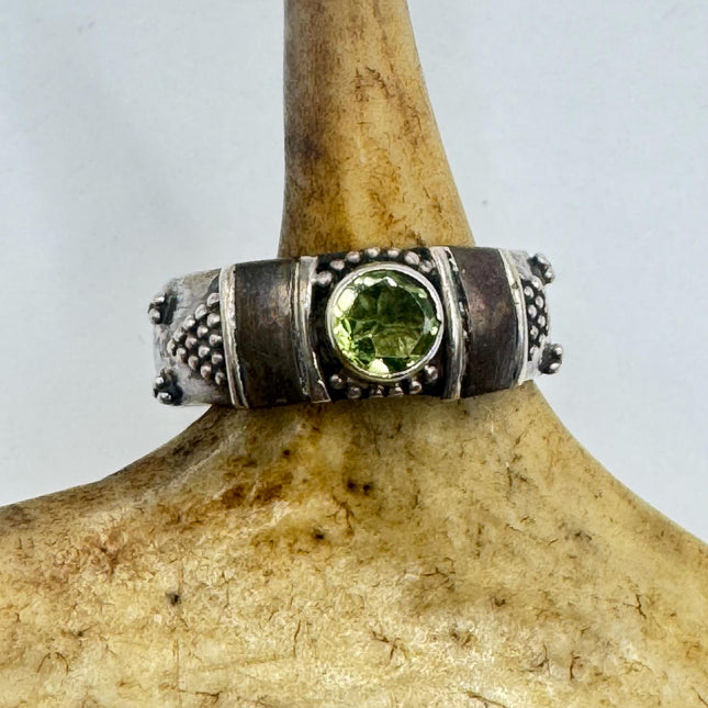 Vintage Green Peridot Ring | Peridot August Birthstone Stacking Eternity Promise Engagement 925 Sterling Silver | Size 7 | Elijah Collection
