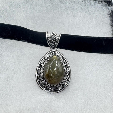 Vintage Silver Bronze Rainbow Labradorite Black Velvet Choker Pendant Necklace