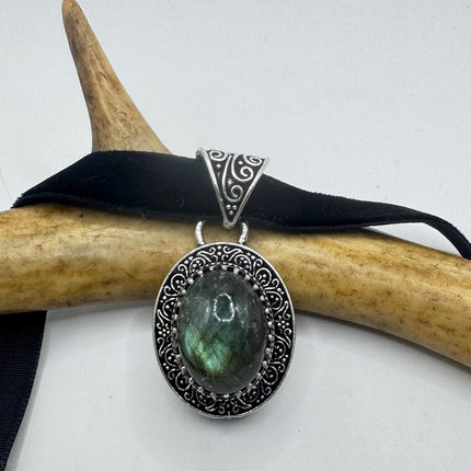 Vintage Silver Bronze Rainbow Labradorite Black Velvet Choker Pendant Necklace