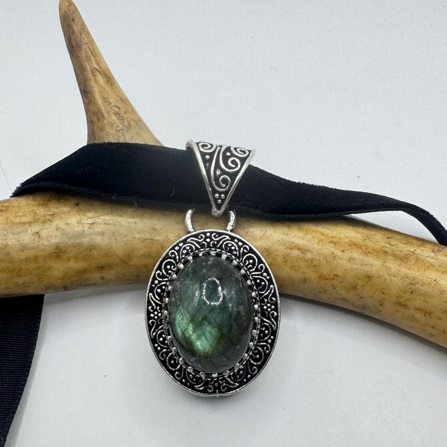 Vintage Silver Bronze Rainbow Labradorite Black Velvet Choker Pendant Necklace