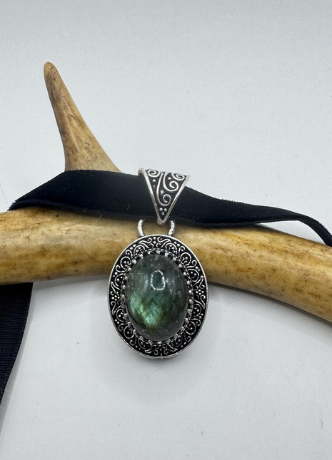 Vintage Silver Bronze Rainbow Labradorite Black Velvet Choker Pendant Necklace