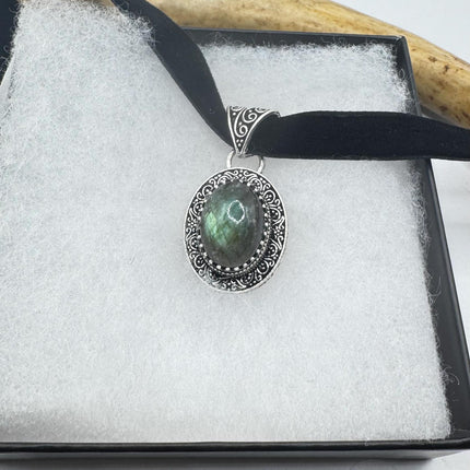 Vintage Silver Bronze Rainbow Labradorite Black Velvet Choker Pendant Necklace