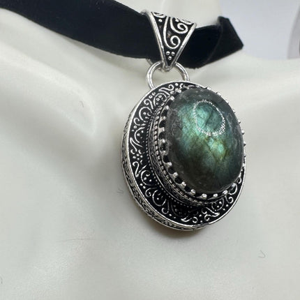 Vintage Silver Bronze Rainbow Labradorite Black Velvet Choker Pendant Necklace