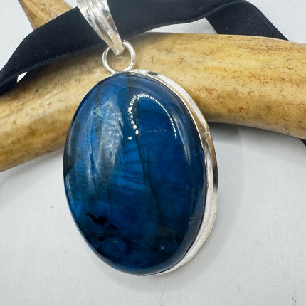 Vintage Pendant Choker Necklace | Blue Labradorite Crystal Silver Bronze Pendant | Velvet Choker Statement Necklace