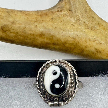 Vintage Ying Yang Silver Boho Cocktail Ring 925 Sterling Antique Wedding Engagement Band | Elijah collection