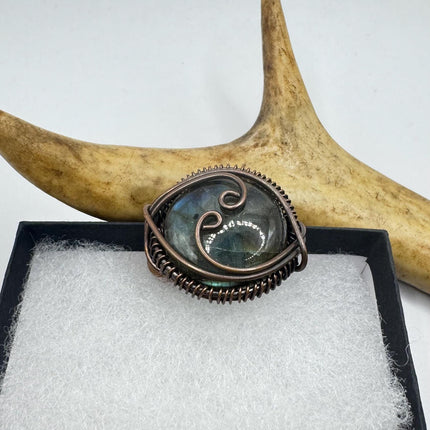 Vintage Chunky Rainbow Labradorite Copper Cocktail Ring - Statement Band